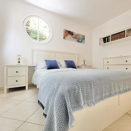 Blue Coast Bellavista Appartement *